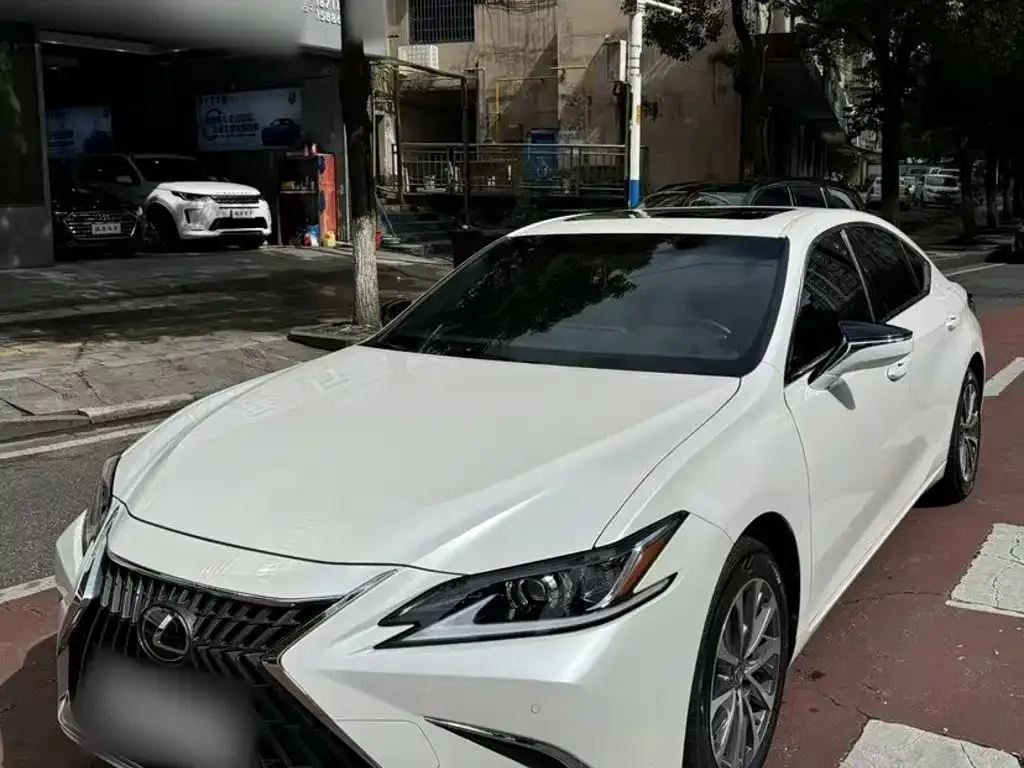 Lexus ES — фото 1
