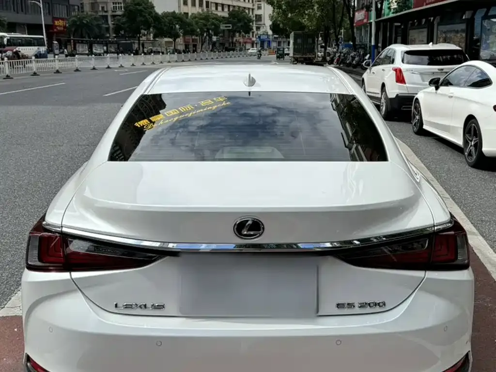 Lexus ES — фото 2