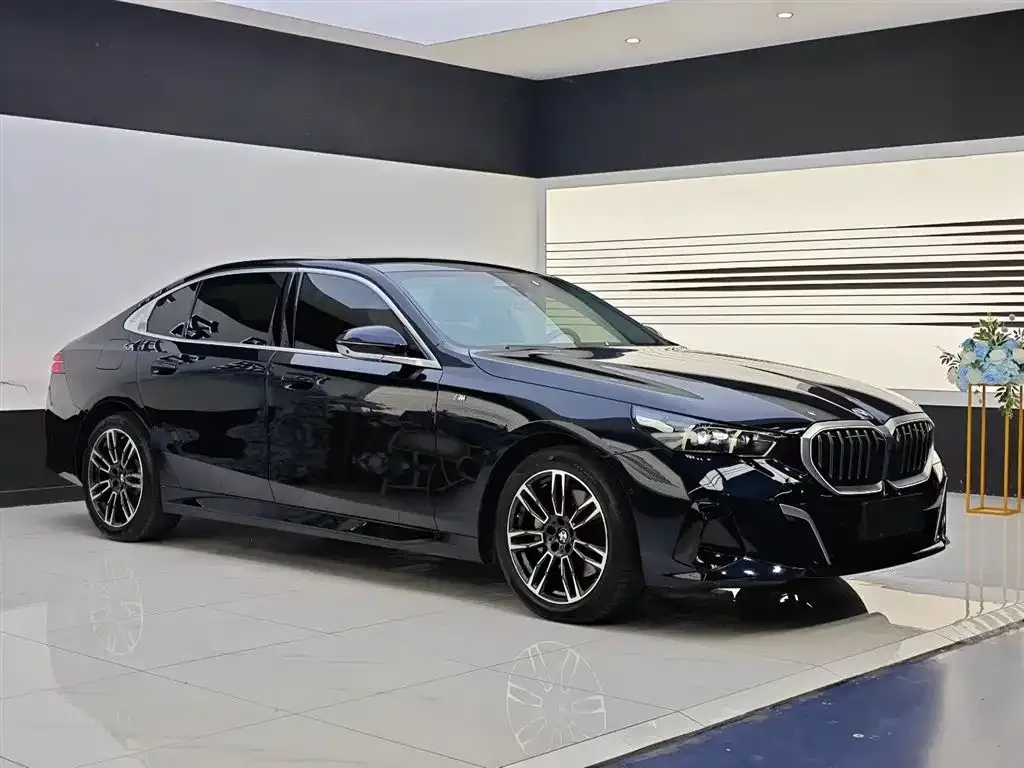BMW 5 Series — фото 2