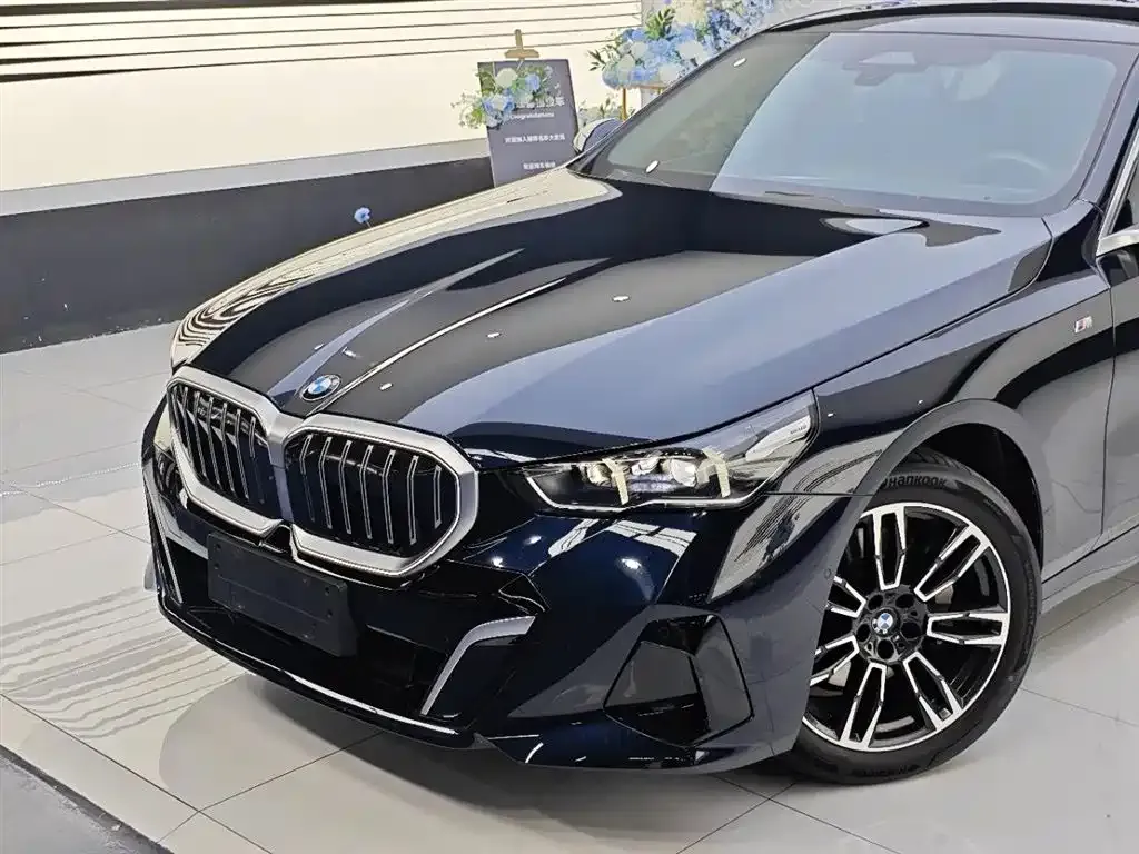 BMW 5 Series — фото 10