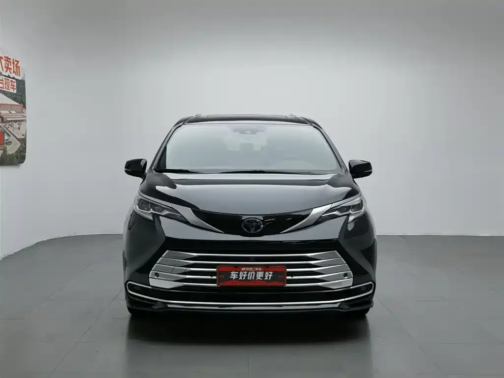 Toyota Sienna — фото 2
