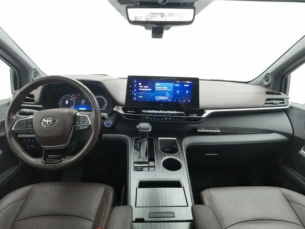Toyota Sienna — фото 10