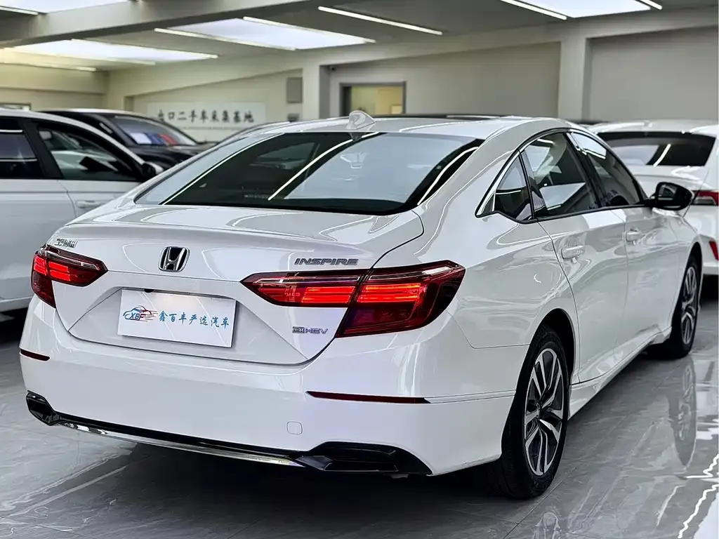 Honda Inspire — фото 7