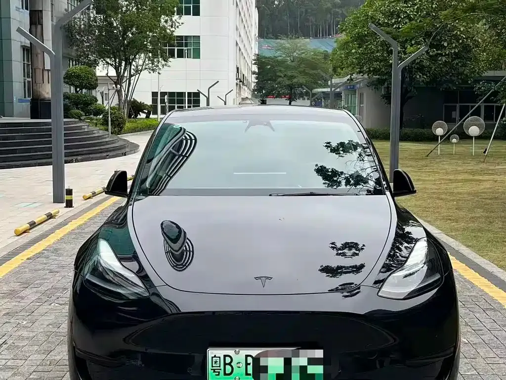 Tesla Model Y — фото 10