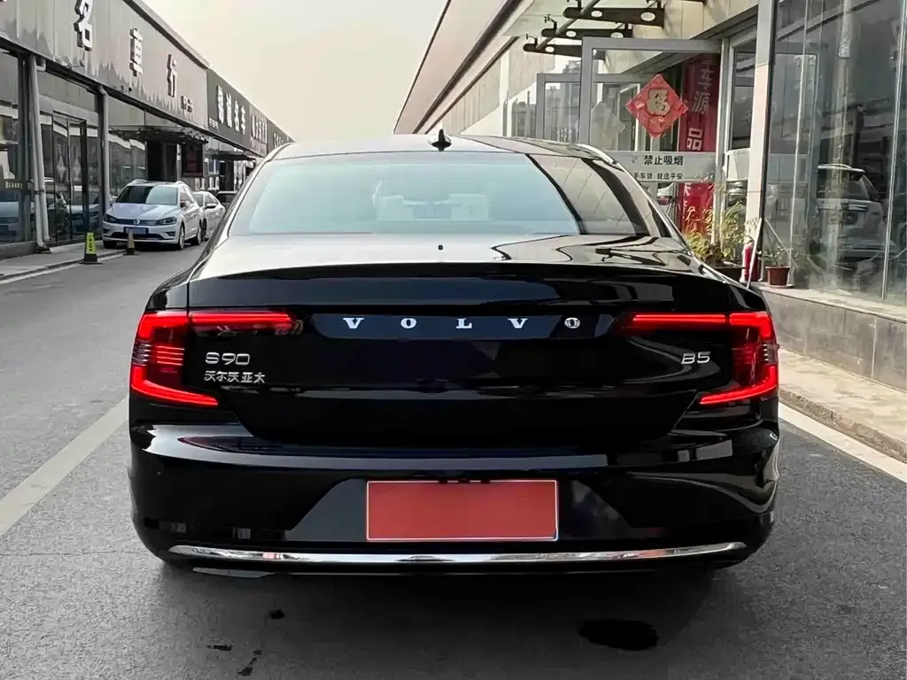 Volvo S90 — фото 10