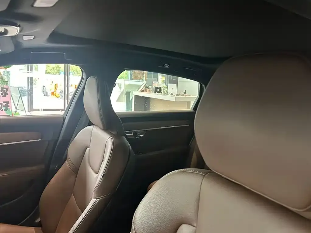 Volvo S90 2024 из CN, фото 7