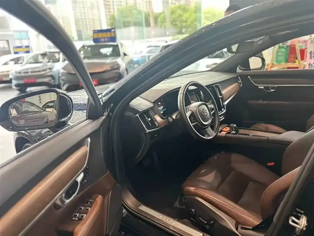Volvo S90 2024 из CN, фото 6