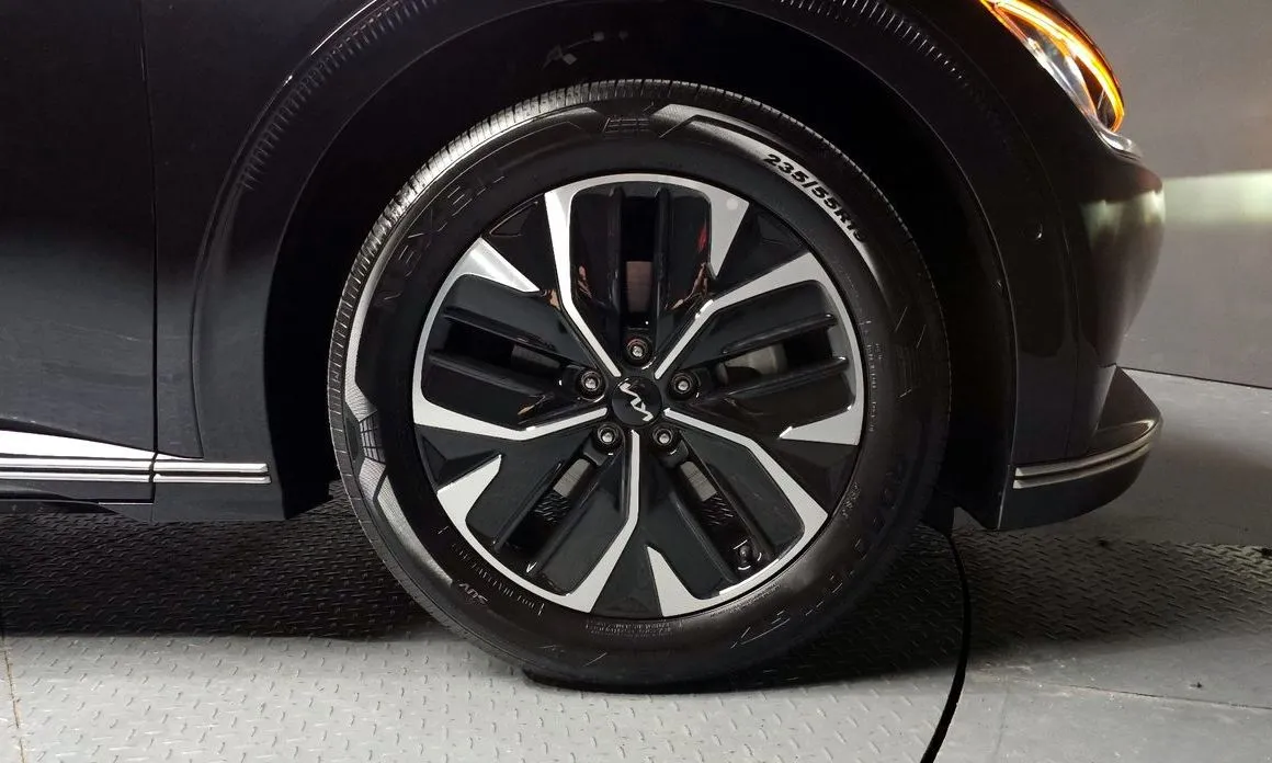 Kia EV6 — фото 6