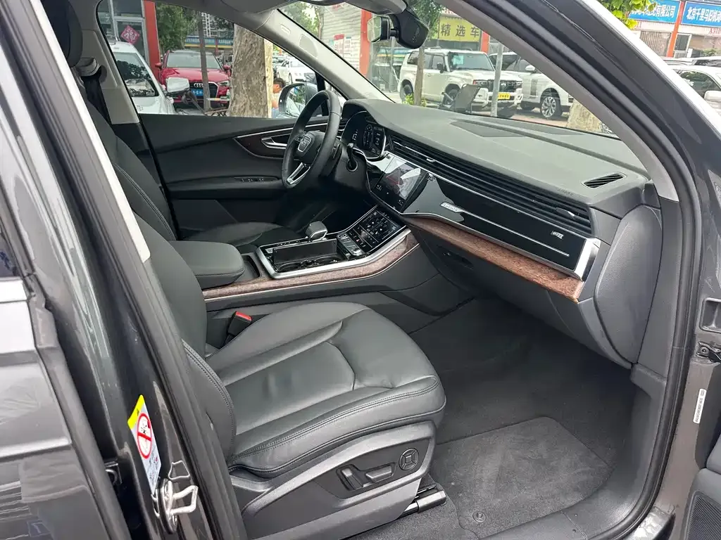 Audi Q7 2021 из CN, фото 3