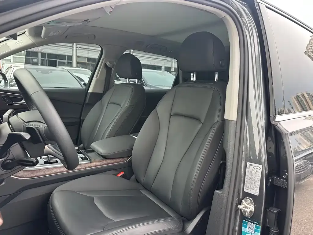 Audi Q7 2021 из CN, фото 7