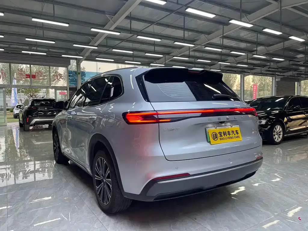 Geely Galaxy Xingjian 7 — фото 10