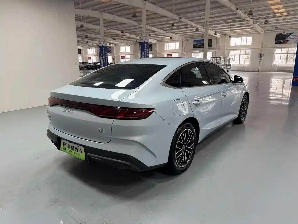 BYD Qin L — фото 8