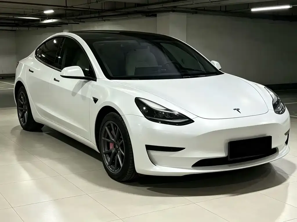 Tesla Model 3 — фото 2