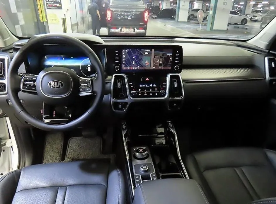 Kia Sorento — фото 10