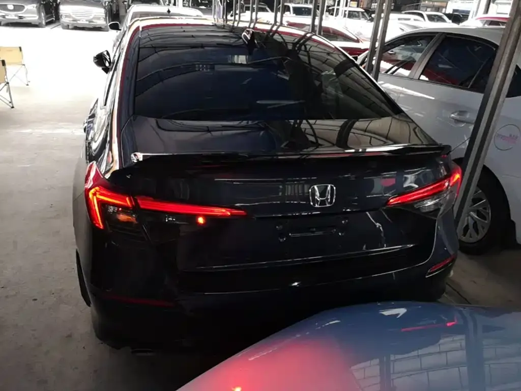 Honda Civic — фото 10