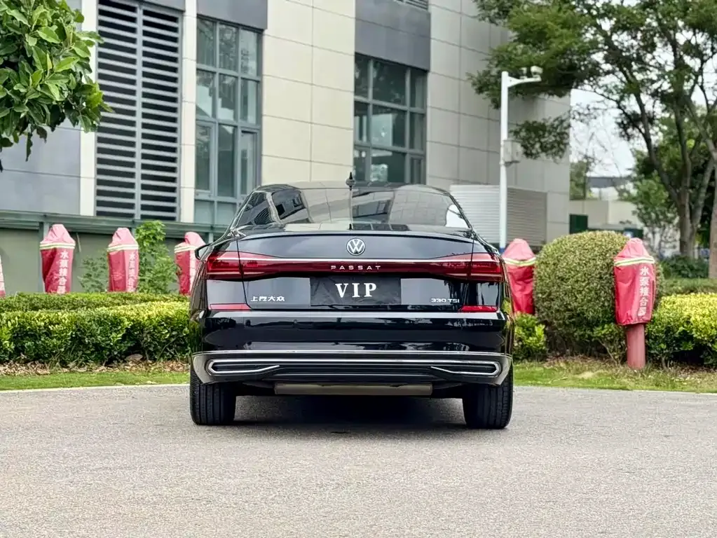 Volkswagen Passat — фото 9
