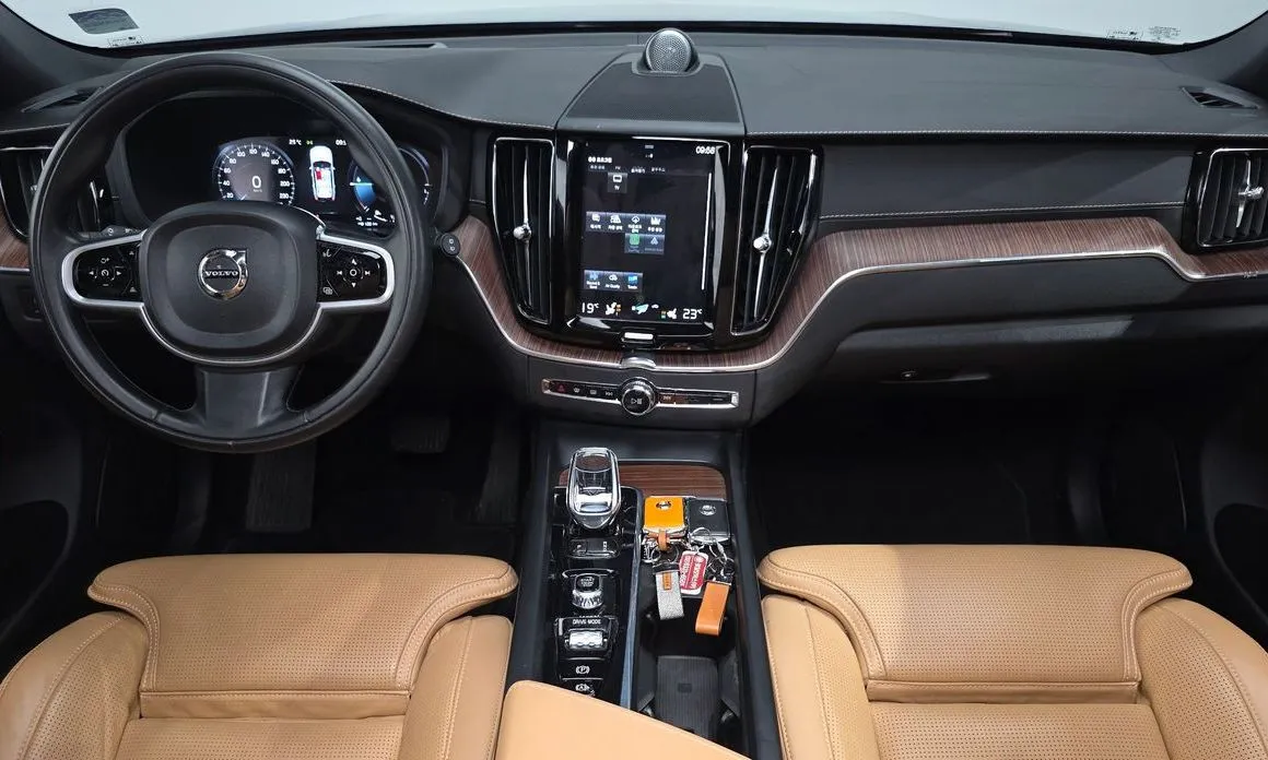 Volvo XC60 2021 из KR, фото 9