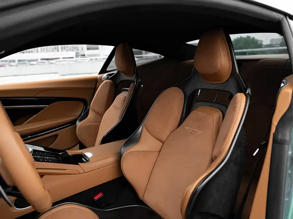 Aston Martin DB12 2024 из CN, фото 6