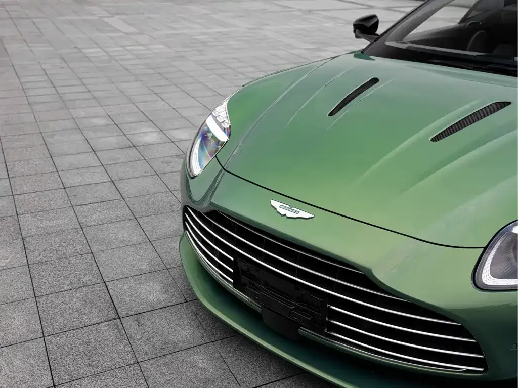 Aston Martin DB12 2024 из CN, фото 9
