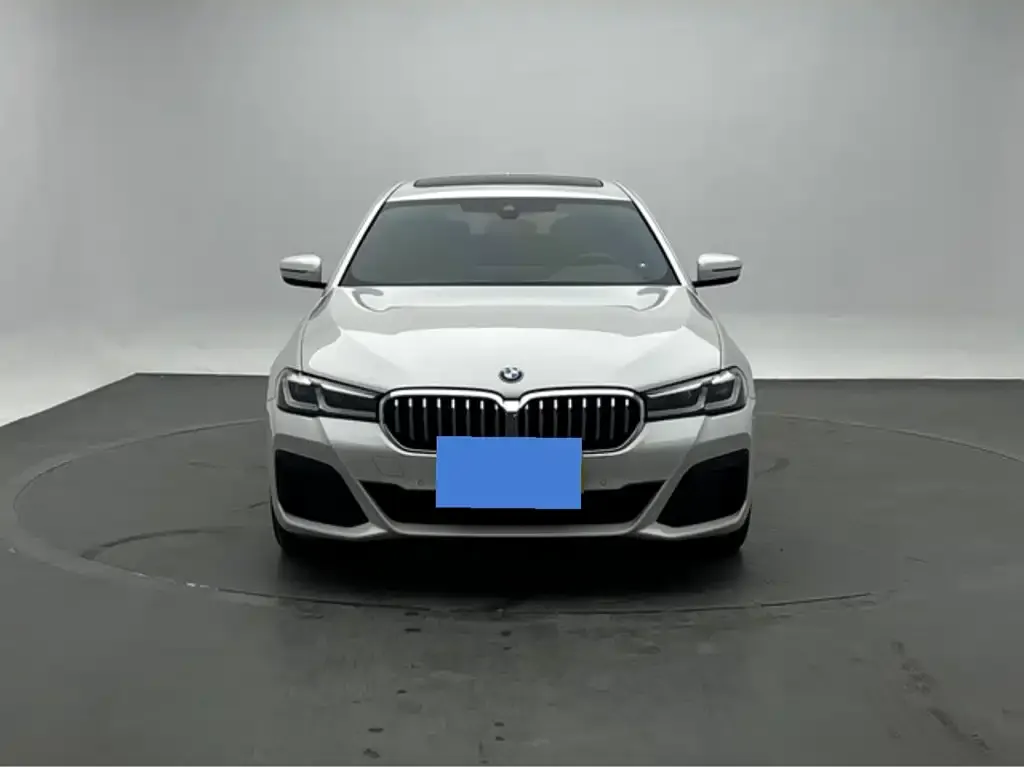 BMW 5 Series — фото 10