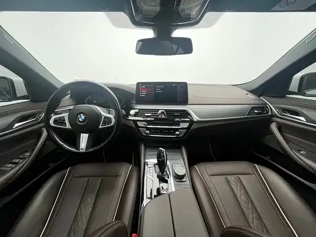 BMW 5 Series — фото 8