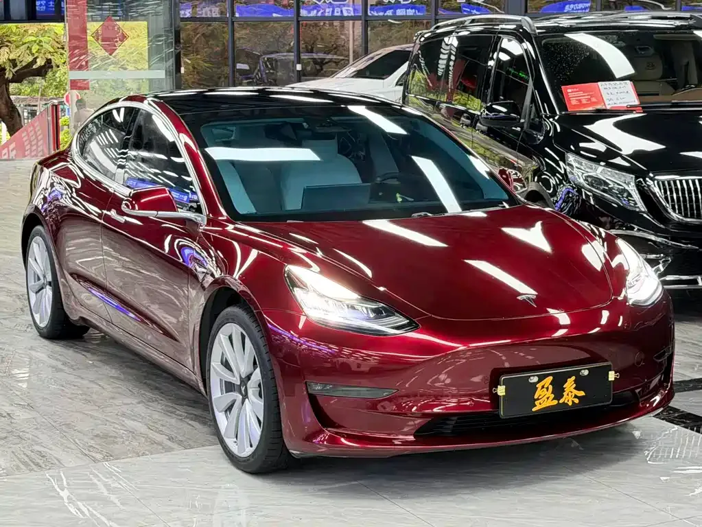 Tesla Model 3 — фото 7