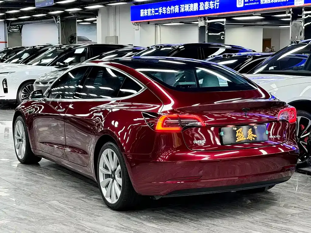 Tesla Model 3 — фото 9