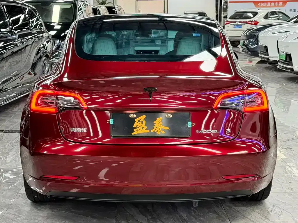 Tesla Model 3 — фото 8