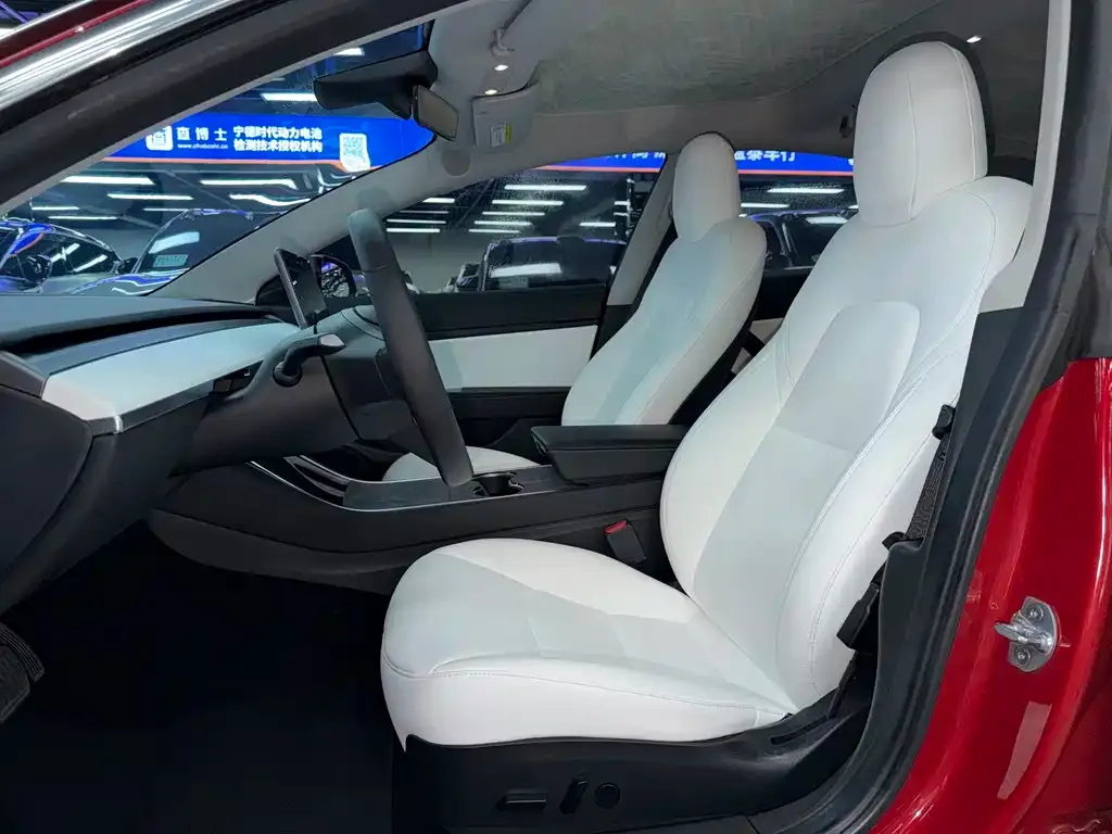 Tesla Model 3 — фото 5