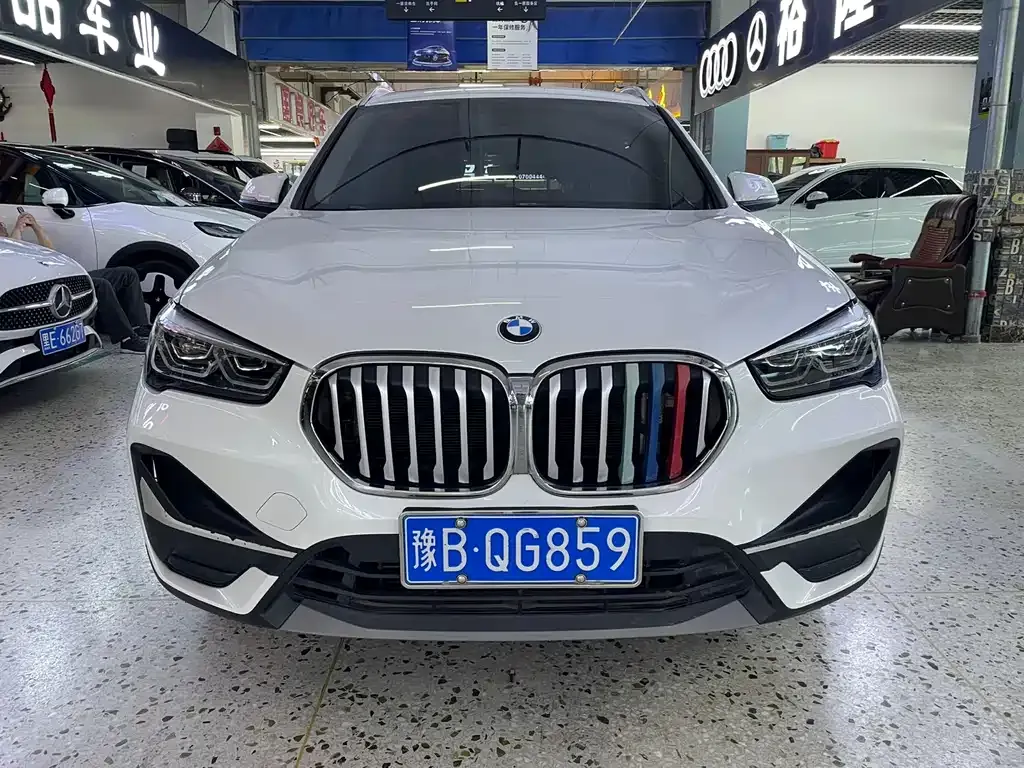 BMW X1 — фото 8