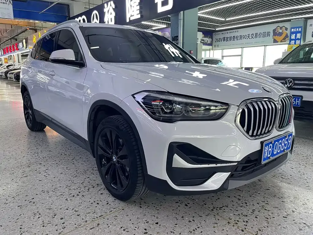BMW X1 — фото 9