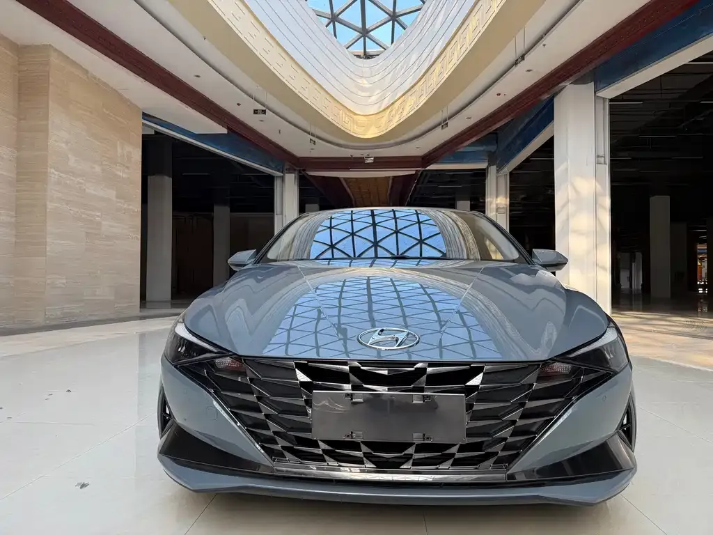 Hyundai Elantra — фото 6