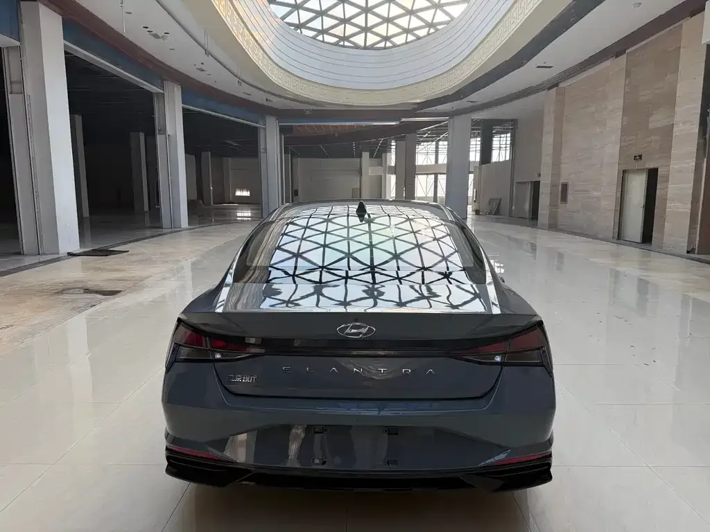 Hyundai Elantra — фото 7