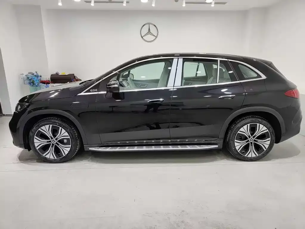 Mercedes-Benz EQE SUV — фото 4