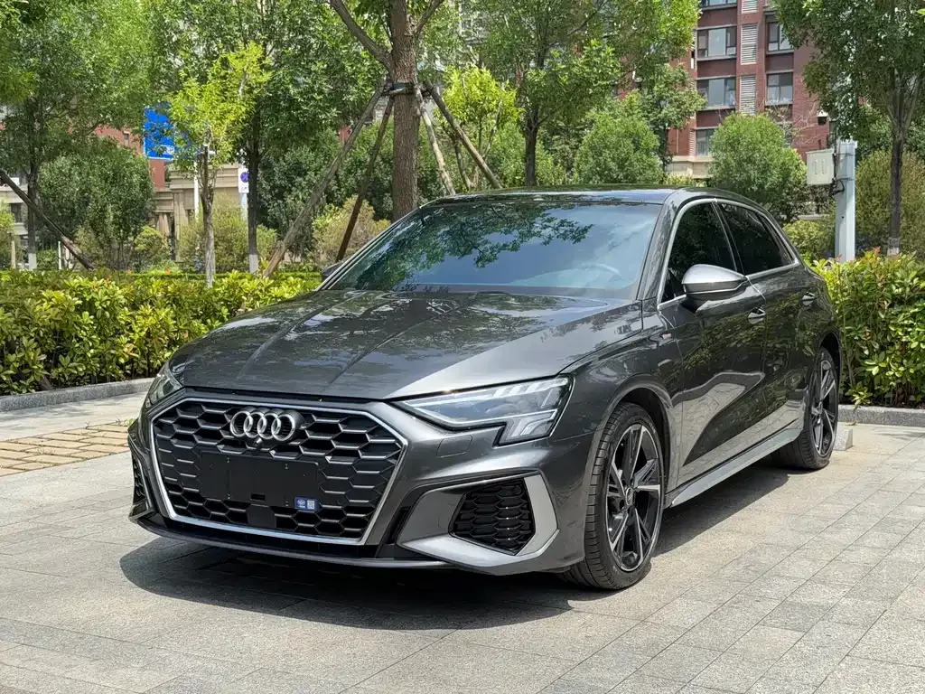 Audi A3 — фото 1