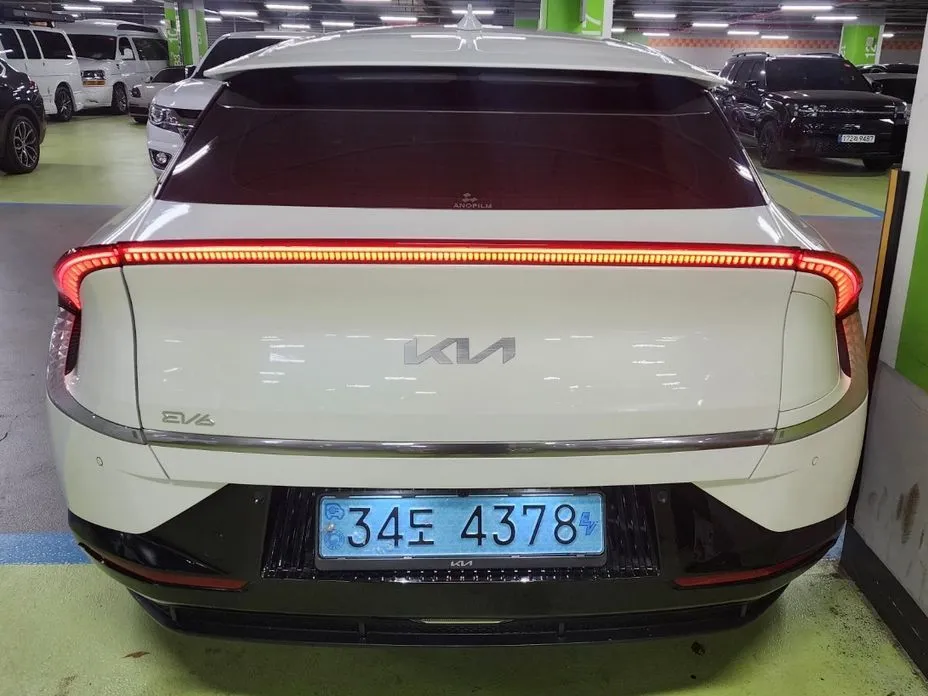 Kia EV6 2023 из KR, фото 5
