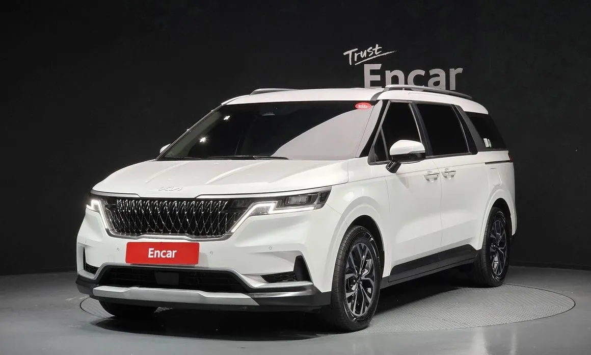 Kia Carnival — фото 1