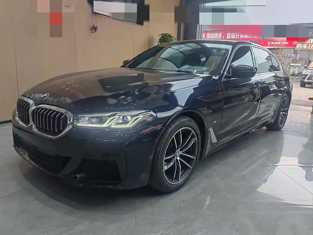 BMW 5 Series — фото 1