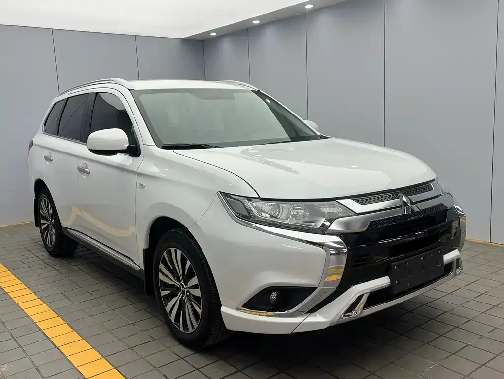 Mitsubishi Outlander 2022 из CN, фото 10