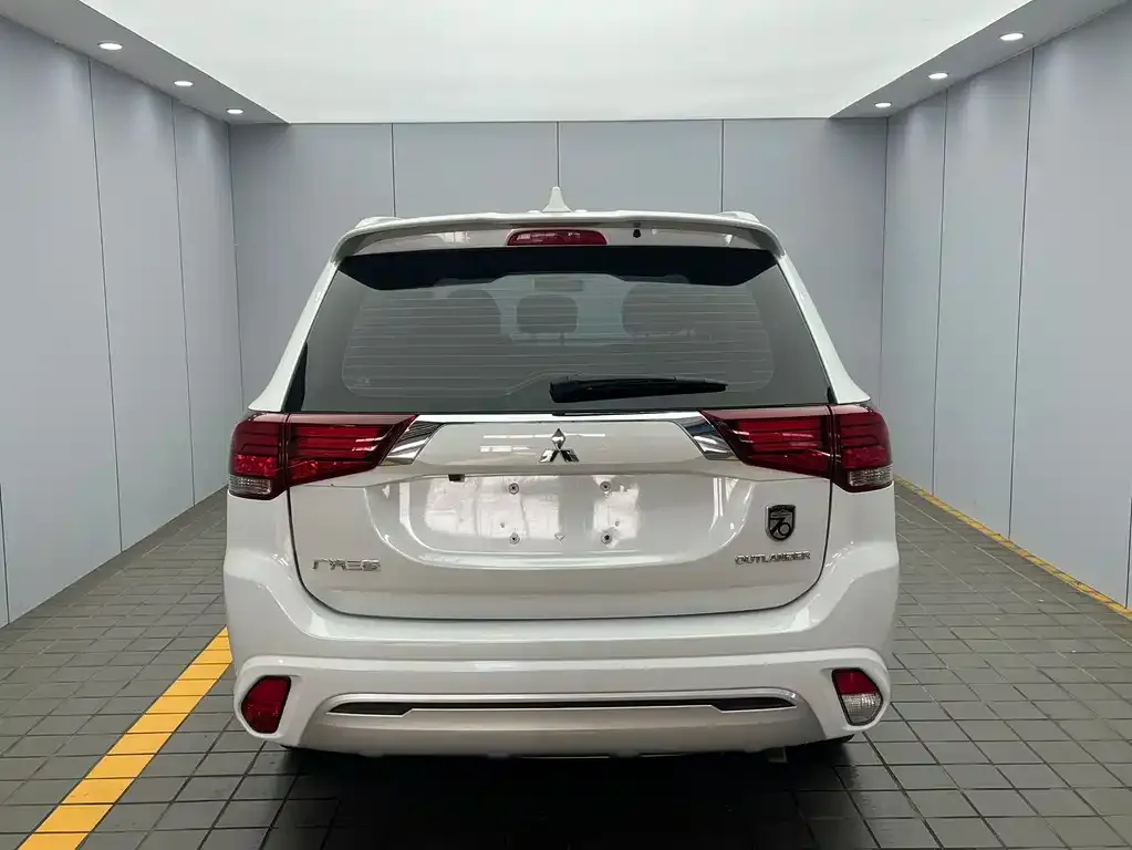 Mitsubishi Outlander 2022 из CN, фото 4