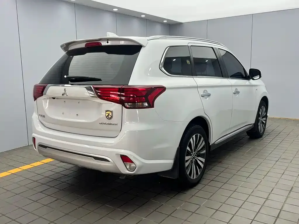 Mitsubishi Outlander 2022 из CN, фото 6