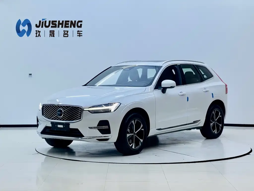Volvo XC60 — фото 1