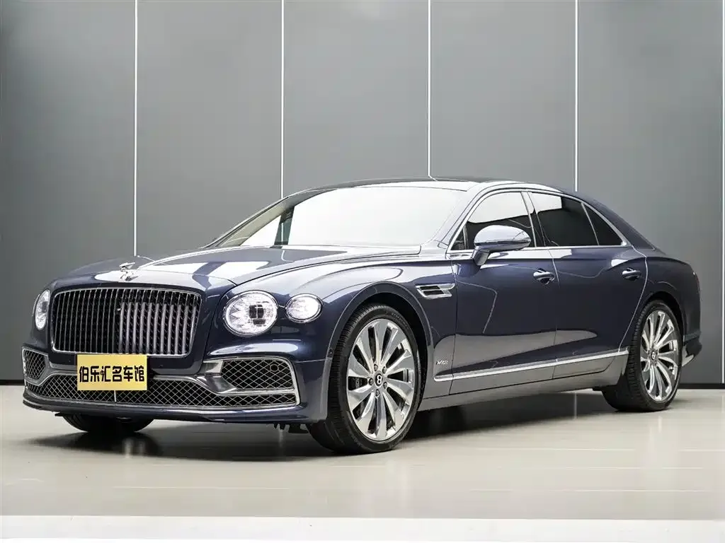 Bentley Flying Spur — фото 1