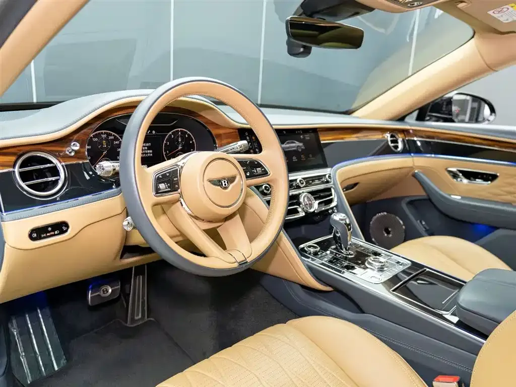 Bentley Flying Spur — фото 5