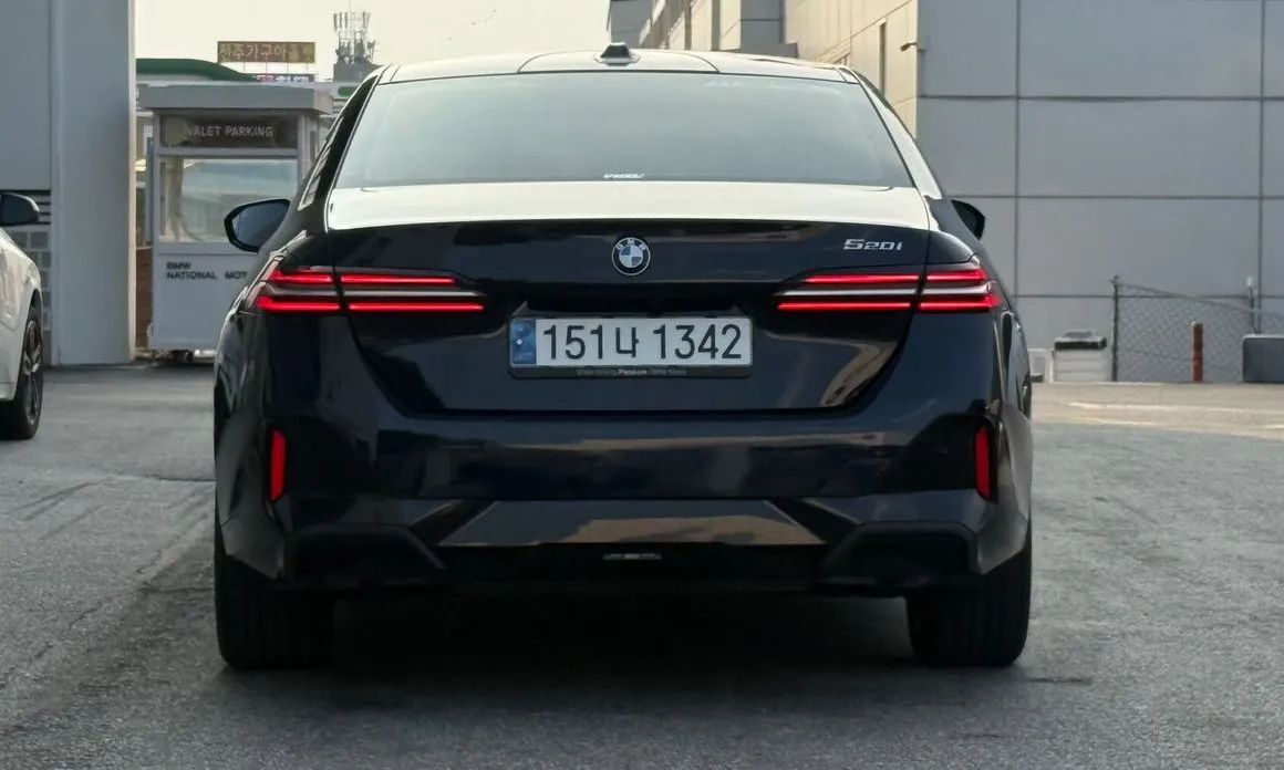 BMW 5-Series 2024 из KR, фото 3