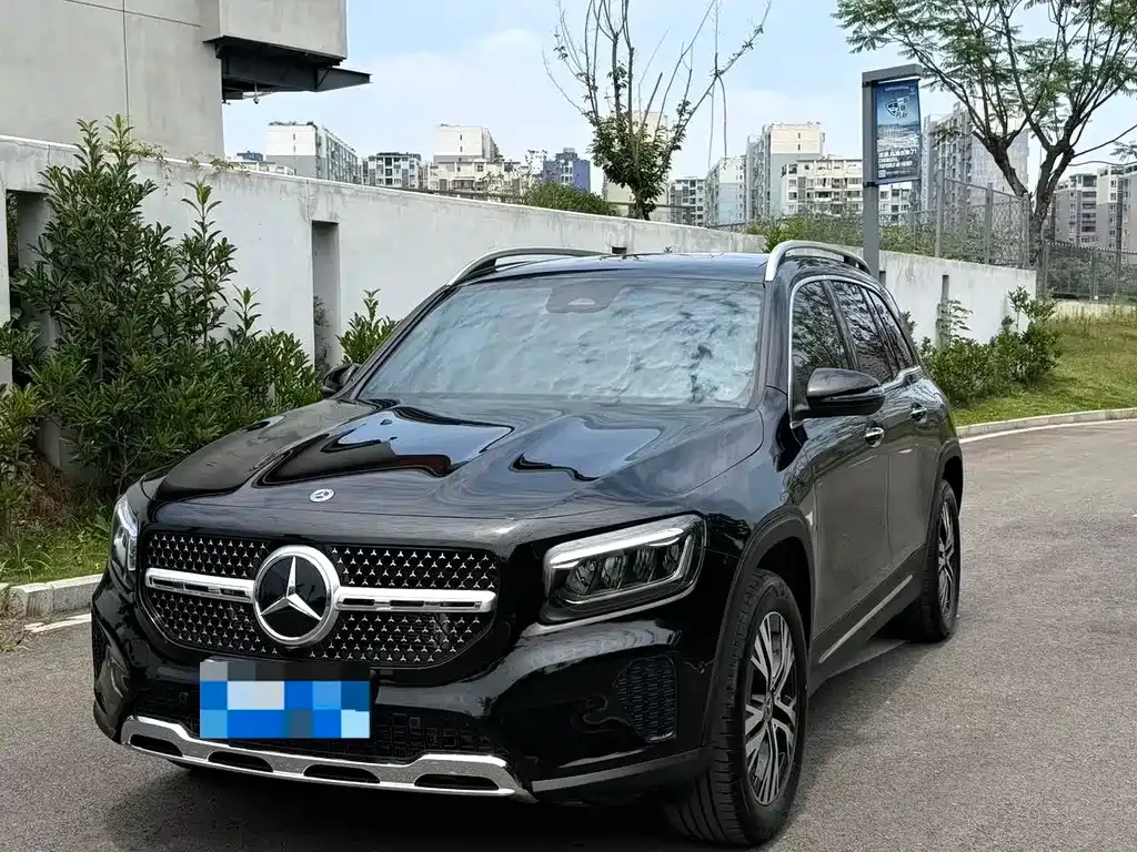 Mercedes-Benz GLB — фото 1