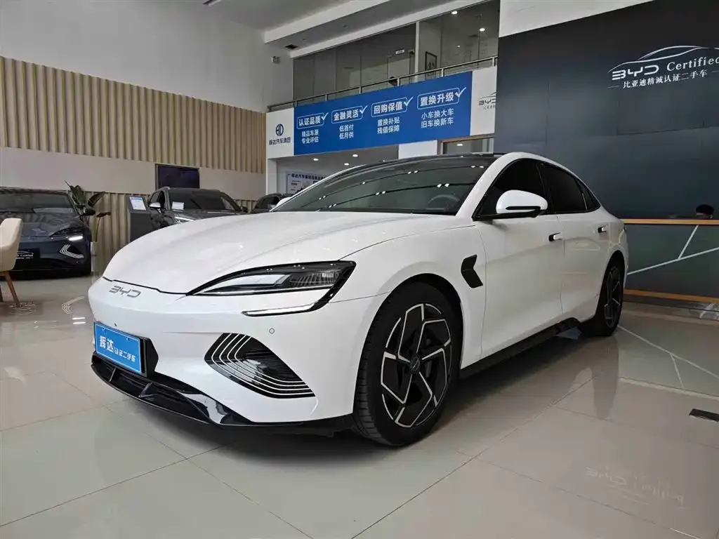 BYD Seal — фото 1