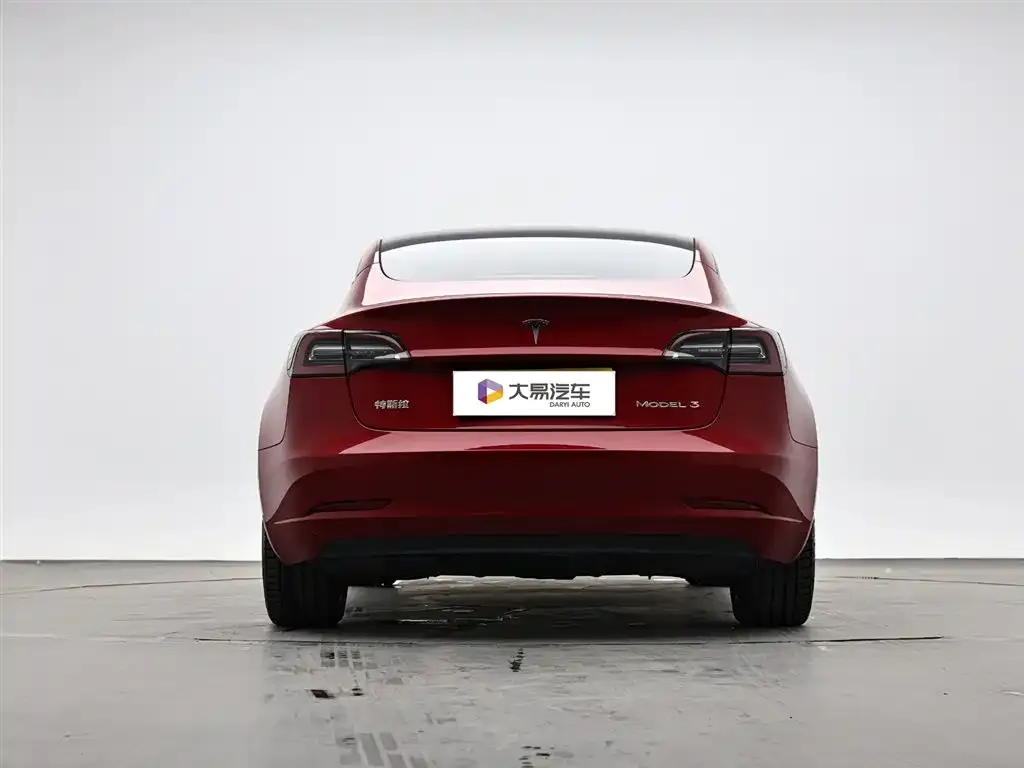 Tesla Model 3 — фото 2