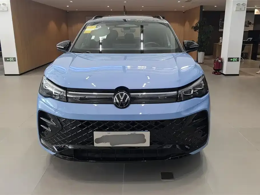 Volkswagen Tiguan L — фото 5