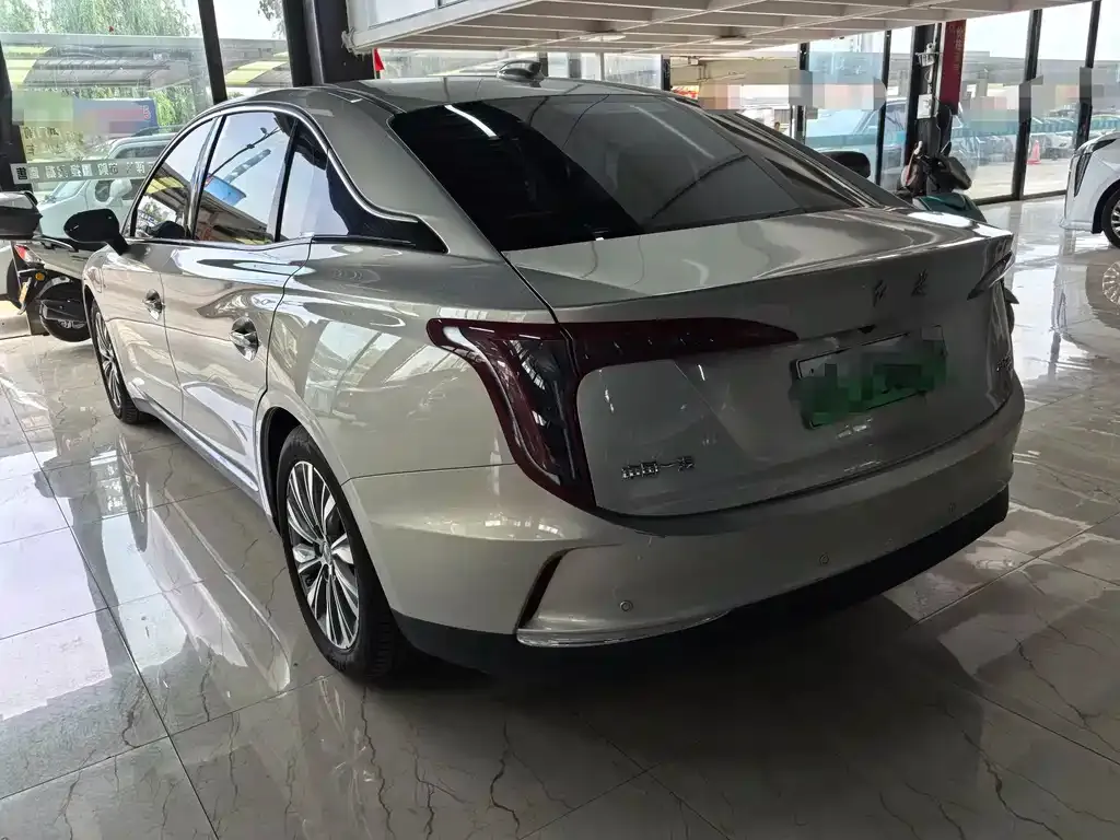 Hongqi E-QM5 — фото 3